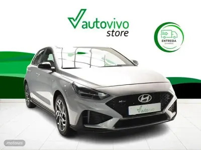 Nuevo Hyundai i30 N Line 96 CV (70 kW) 2025 Plateado Berlina