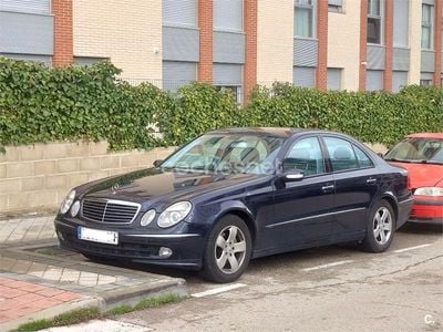 Usado Mercedes E320 Elegance 204 CV (150 kW) 2002 Azul Berlina