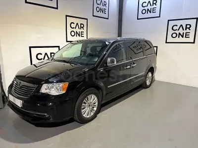 Usado Lancia Voyager Platinum 177 CV (130 kW) 2015 Negro Monovolumen