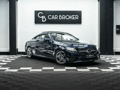 Usado Mercedes C300 258 CV (189 kW) 2019 Azul Coupe