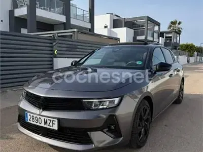 Usado Opel Astra GS Line 130 CV (95 kW) 2023 Gris / plata Utilitario
