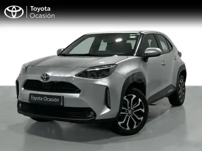 Usado Toyota Yaris Cross Active 116 CV (85 kW) 2022 Gris / plata SUV