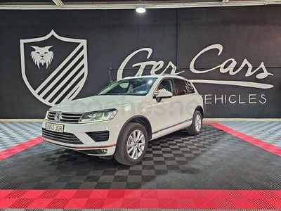 Second-hand VW Touareg Terrain Tech 262 CP (192 kW) 2015 Alb SUV
