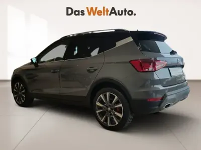 Usado Seat Arona FR 115 CV (84 kW) 2025 Gris SUV