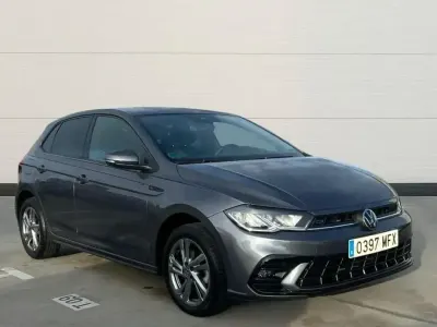 Używany VW Polo R-line 110 KM (80 kW) 2023 Szary Sedan/Limuzyna