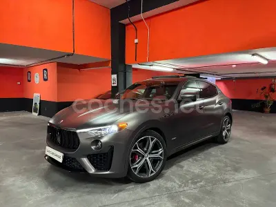 Usado Maserati Levante 430 CV (316 kW) 2019 Gris / plata SUV