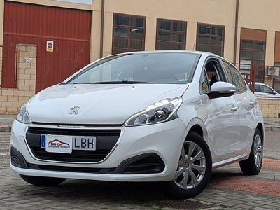 Usado Peugeot 208 Active 100 CV (73 kW) 2019 Blanco Utilitario