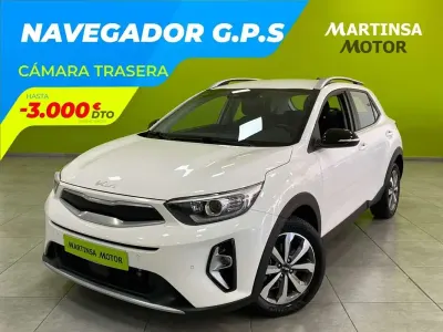 Usado Kia Stonic 120 CV (88 kW) 2023 Blanco SUV