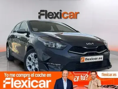 Usado Kia Ceed 136 CV (100 kW) 2023 Gris Utilitario