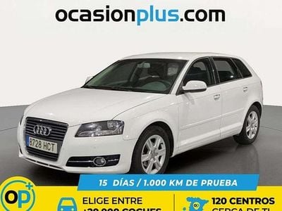 Usado Audi A3 Sportback Attraction 105 CV (77 kW) 2011 Blanco Utilitario