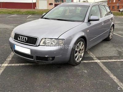 Usado Audi A4 130 CV (95 kW) 2003 Gris / plata Familiar
