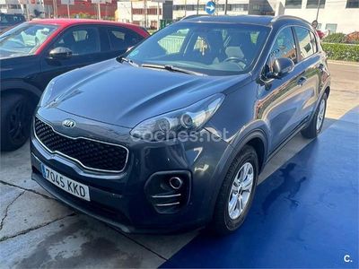 Usado Kia Sportage 115 CV (84 kW) 2018 Gris / plata SUV