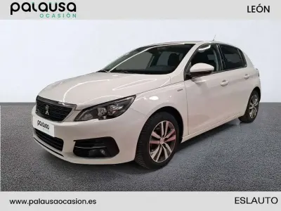 Usado Peugeot 308 Style 131 CV (96 kW) 2021 Blanco Utilitario