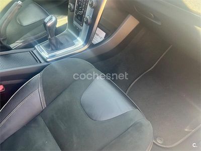 Gris / plata Usado 2015 Volvo V40 R-Design Momentum Familiar | 14.900 € (Un poco caro)