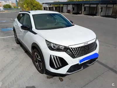 Usado Peugeot 2008 Allure 100 CV (73 kW) 2024 Blanco SUV