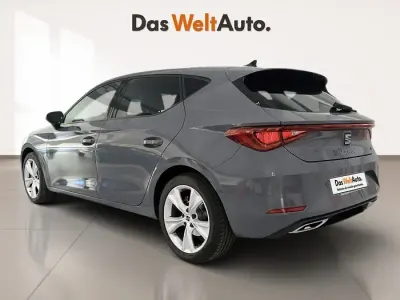 Usado Seat Leon FR 116 CV (85 kW) 2026 Gris Berlina