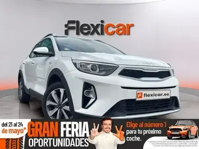 Usado Kia Stonic 100 HP (73 kW) 2021 Branco SUV