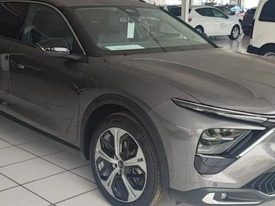 Evl gris platinium Usado 2023 Citroën C5 X Feel Familiar | 21.900 € (Precio justo)