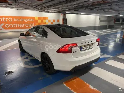 Usado Volvo S60 Momentum 205 CV (150 kW) 2010 Blanco Berlina