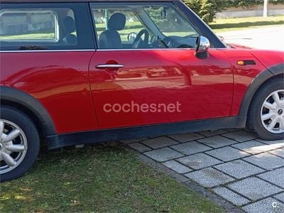 Usado Mini ONE 90 CV (66 kW) 2004 Rojo Utilitario