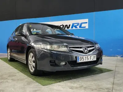 Usado Honda Accord Executive 140 CV (102 kW) 2007 Gris / plata Berlina