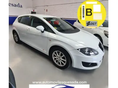 Begagnad Seat Leon Copa 105 HK (77 kW) 2011 Vit Halvkombi