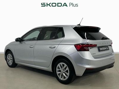 Usado Skoda Fabia Selection 95 CV (69 kW) 2024 Gris plata Utilitario