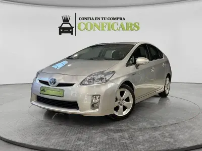 Używany Toyota Prius Eco 136 KM (100 kW) 2011 Szary Sedan/Limuzyna