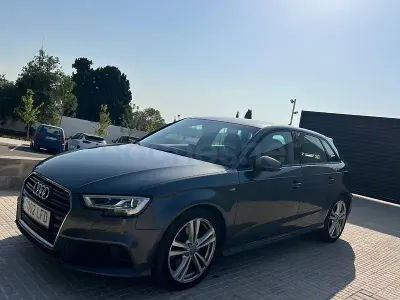 Usado Audi A3 150 CV (110 kW) 2020 Gris / plata Berlina