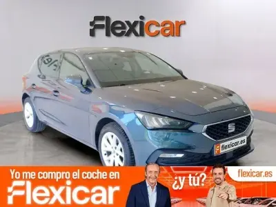 Usado Seat Leon Style 130 CV (95 kW) 2023 Gris