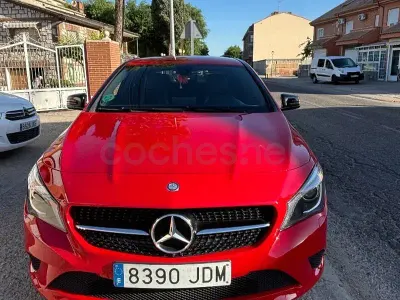 Usado Mercedes CLA200 136 CV (100 kW) 2015 Rojo Berlina