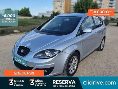 Usado Seat Altea XL Ecomotive 105 CV (77 kW) 2010 Gris Monovolumen