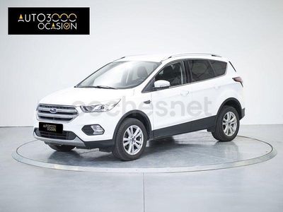 Usado Ford Kuga Trend 150 CV (110 kW) 2018 Blanco SUV