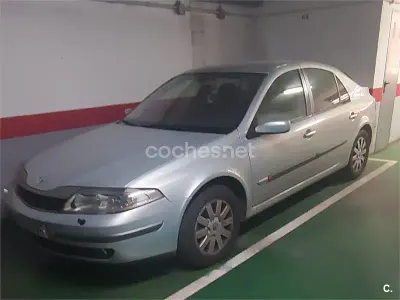 Usado Renault Laguna II Privilege 120 CV (88 kW) 2002 Gris / plata Berlina