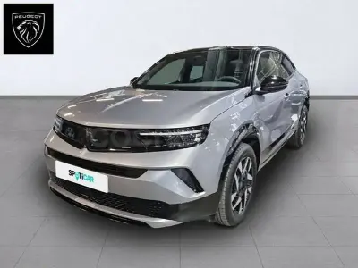 Usado Opel Mokka 136 CV (100 kW) 2025 Gris / plata SUV