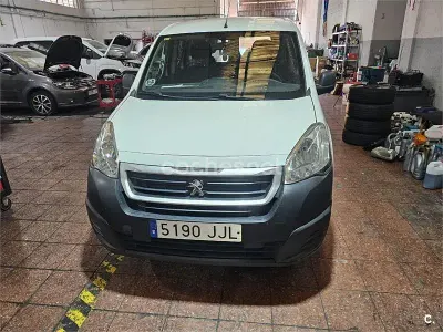 Usado Peugeot Partner Tepee Access 75 CV (55 kW) 2015 Blanco Monovolumen