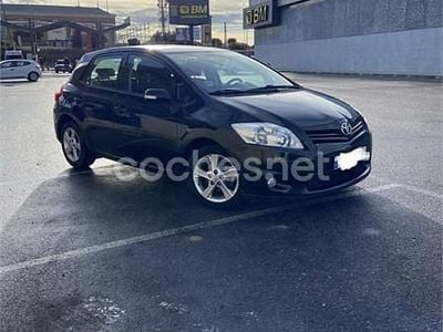 Usado Toyota Auris Luna 90 CV (66 kW) 2011 Negro Utilitario