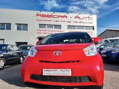 Usado Toyota iQ Multidrive S 98 CV (72 kW) 2011 Rojo Utilitario