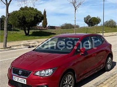 Usado Seat Ibiza Style 75 CV (55 kW) 2018 Granate Utilitario