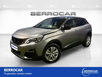 Usado Peugeot 3008 Style 130 CV (95 kW) 2021 Gris SUV