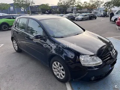 Usado VW Golf V Highline 105 HP (77 kW) 2007 Preto Sedan
