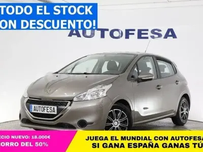Usado Peugeot 208 Active 82 CV (60 kW) 2014 Gris / plata Utilitario
