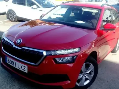 Usado Skoda Kamiq Active 95 CV (69 kW) 2022 Rojo SUV