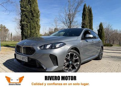 Usado BMW 120 Comfort Edition 163 CV (119 kW) 2025 Gris Utilitario