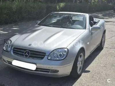 Usado Mercedes SLK200 136 CV (100 kW) 2001 Gris / plata Descapotable