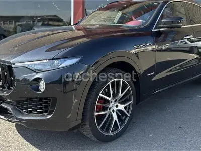 Usado Maserati Levante 275 CV (202 kW) 2017 Negro SUV