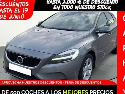 Usado Volvo V40 122 CV (89 kW) 2018 Gris Familiar