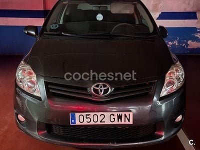 Usado Toyota Auris Active 101 CV (74 kW) 2010 Gris / plata Utilitario