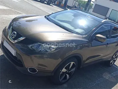 Usado Nissan Qashqai Premium Edition 115 CV (84 kW) 2015 Marrón SUV
