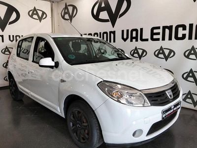 Usado Dacia Sandero Ambiance 75 CV (55 kW) 2012 Blanco Berlina